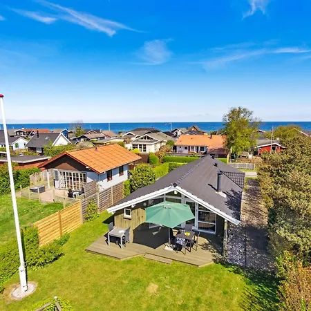 Hereth - 100m From The Sea By Interhome *